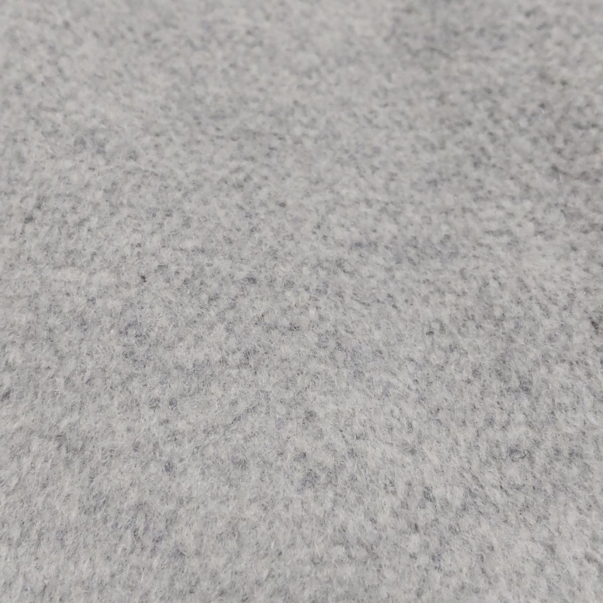 ライトグレー 長袖