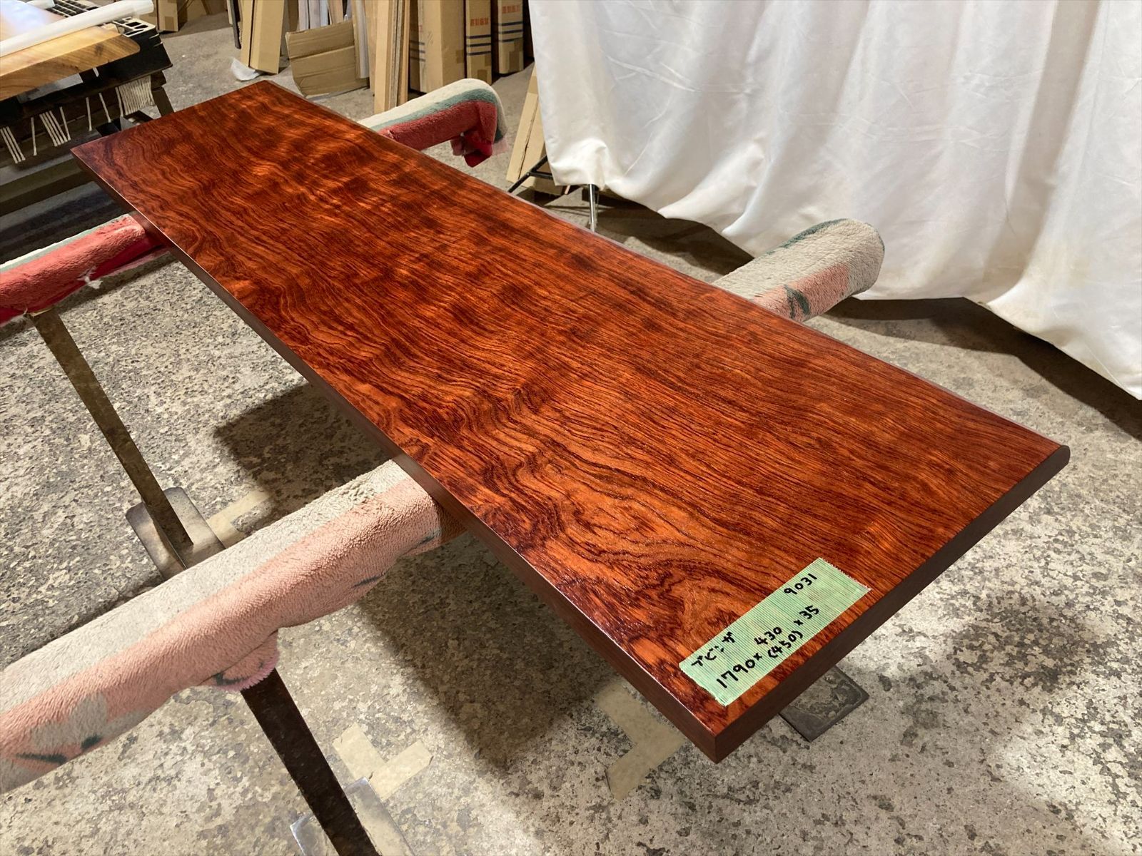 ブビンガ9031 上杢 一枚板無垢 乾燥材 1790ｘ430ｘ35mm ウレタン塗装 カウンター センターテーブル ダイニングテーブル