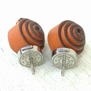 HERMES エルメス ヨヨ バレザー ピアス ブラウン シルバーカラー HERMES エルメス ヨヨ バレザー ピアス ブラウン シルバーカラー