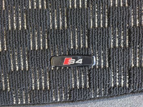 アウディＡ４ ８Ｗ系 アバント用 純正トランクマット