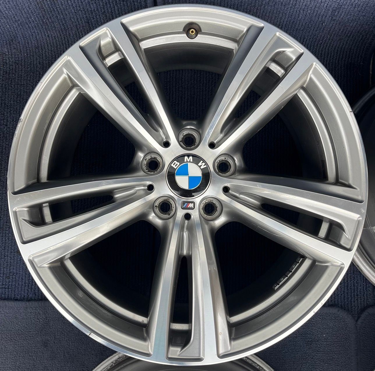 BMW 3シリーズ F30/31 4シリーズ F32/33/36 純正 19インチ ホイール4本 8J/8.5J +36/47 PCD120  ハブ径約73 No.437 - メルカリ