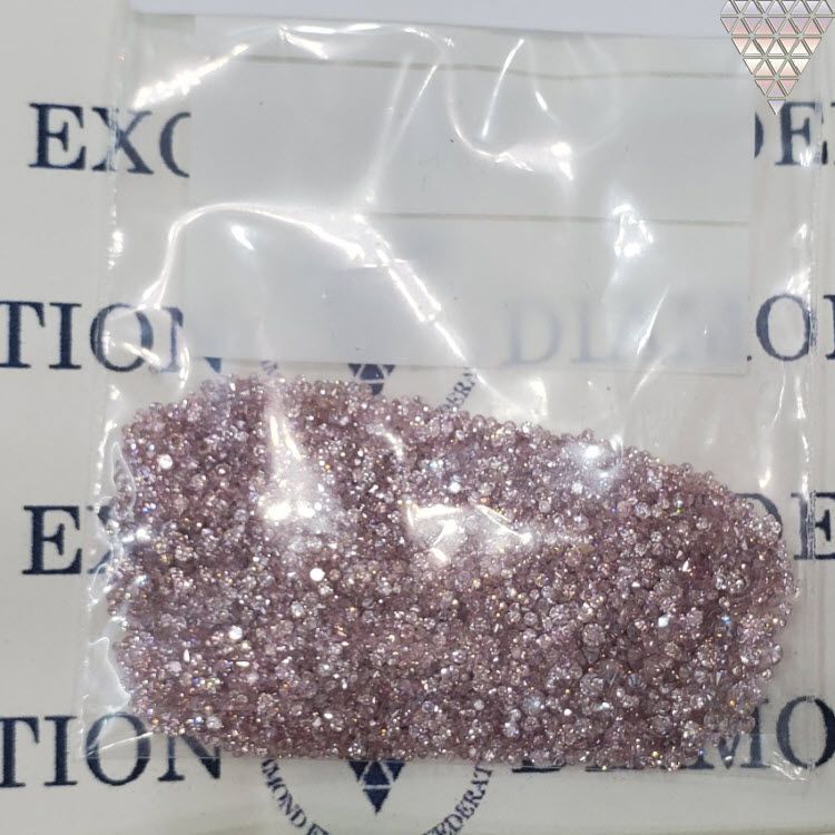 15 ピース 0.005 ct 合計 約 0.075 ct Fancy purplish pink + ピンク