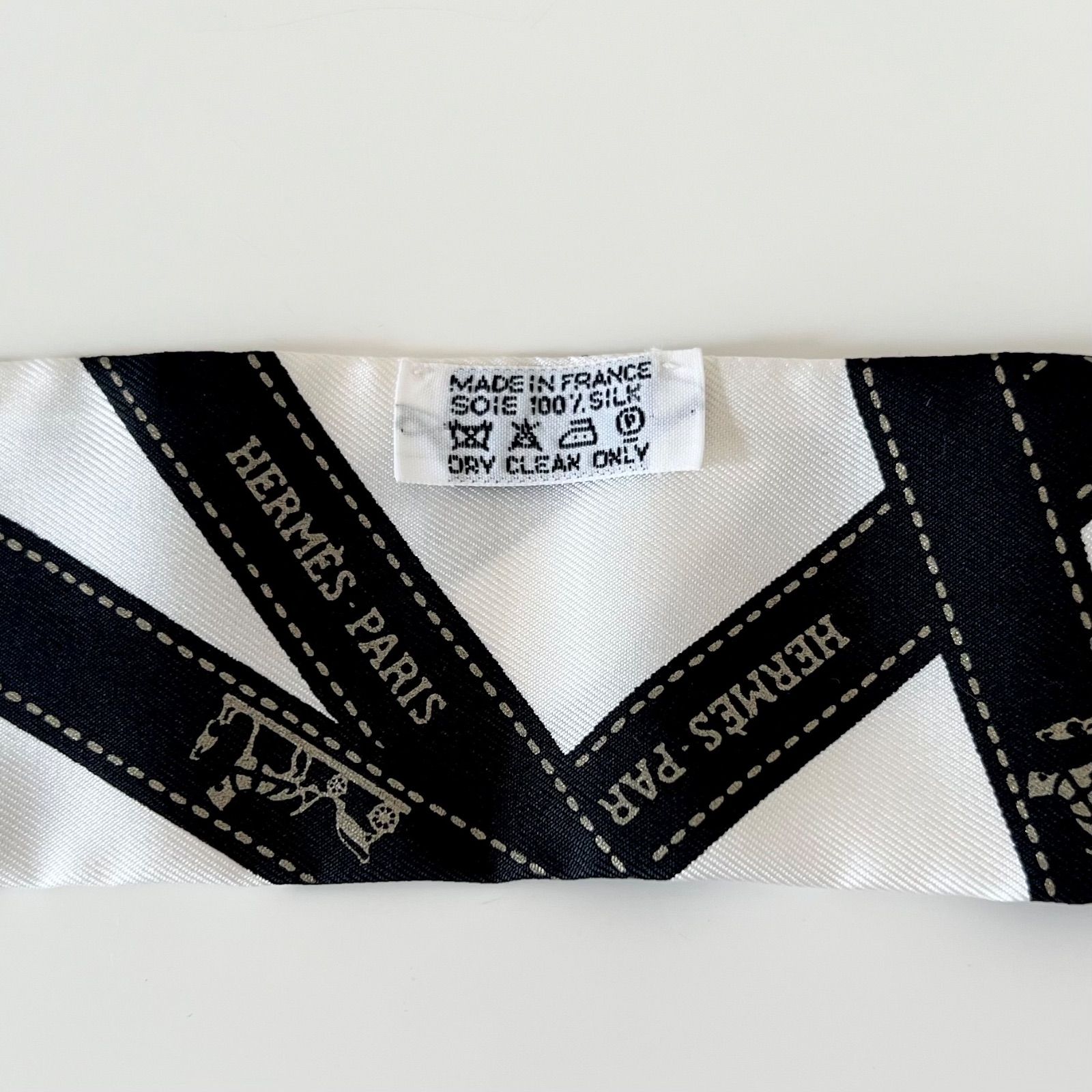 HERMES エルメス ツイリー 白黒 ボルデュック柄 - メルカリ