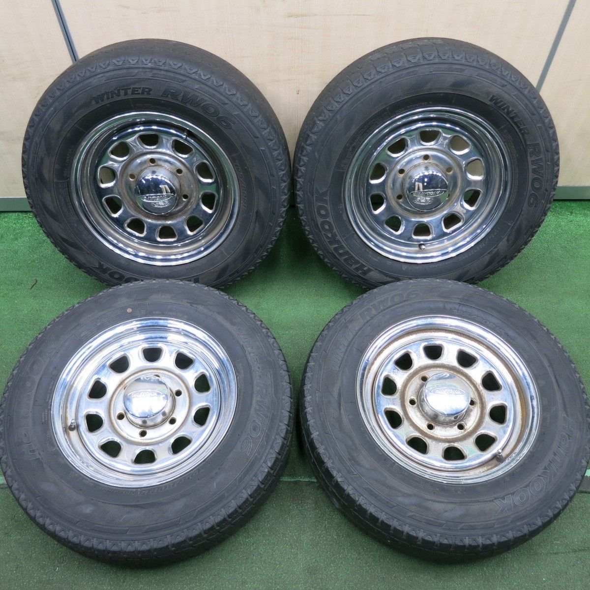 送料無料* 4本価格☆DAYTONA デイトナ 195/80R15 スタッドレス 