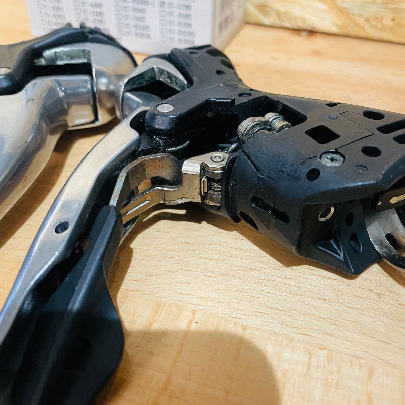 希少】 シマノ 105 ST-5700 シルバー STI レバー 新品ブラケット
