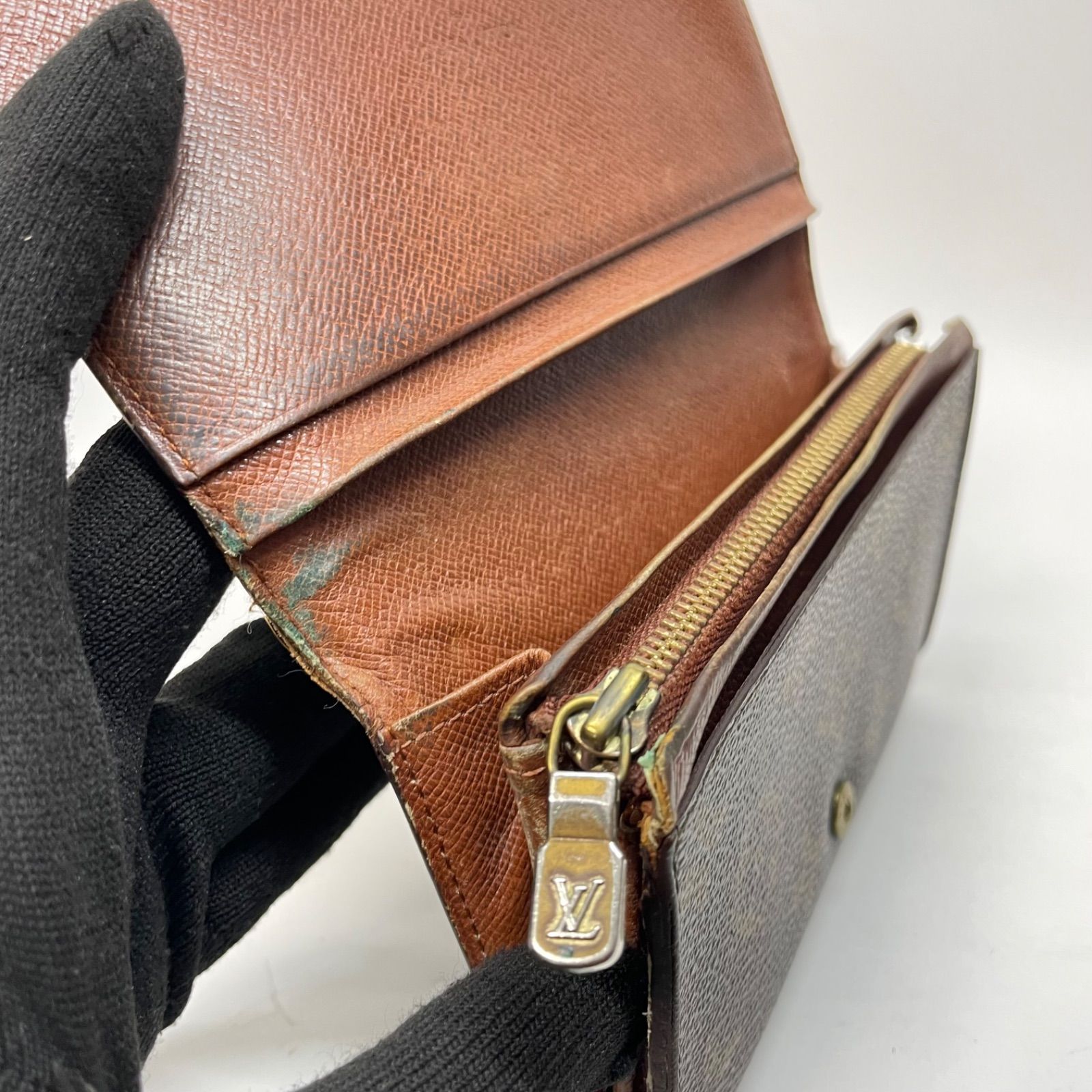 ルイヴィトン　トレゾール　モノグラム　二つ折り財布　L字ファスナー ルイヴィトン モノグラム トレゾール 二つ折り財布 財布 L字ファスナー