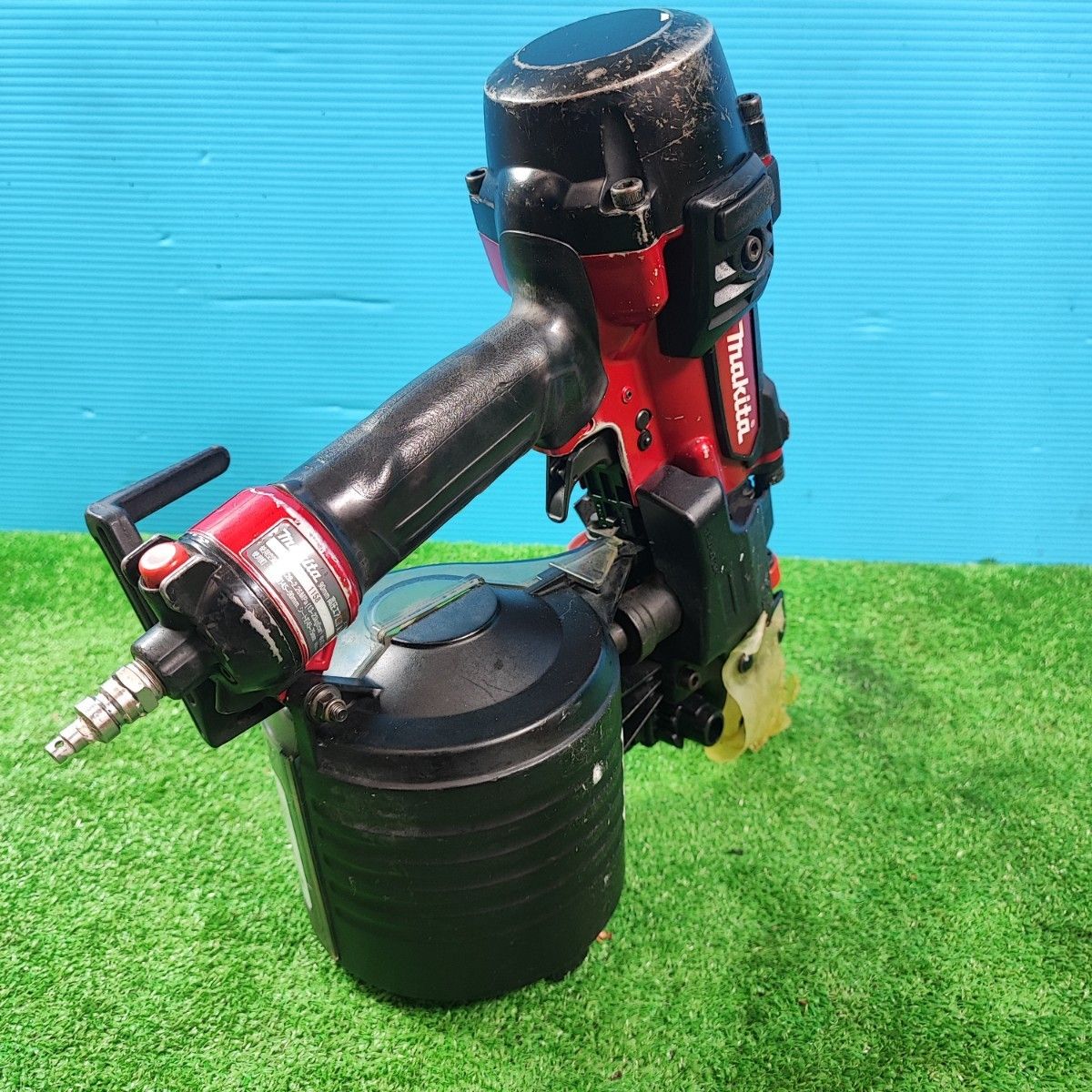 ☆マキタ(makita) 高圧エア釘打ち機 AN933H【岩槻店】 - メルカリ ☆マキタ(makita) 高圧エア釘打ち機 AN933H【岩槻店】 - メルカリ