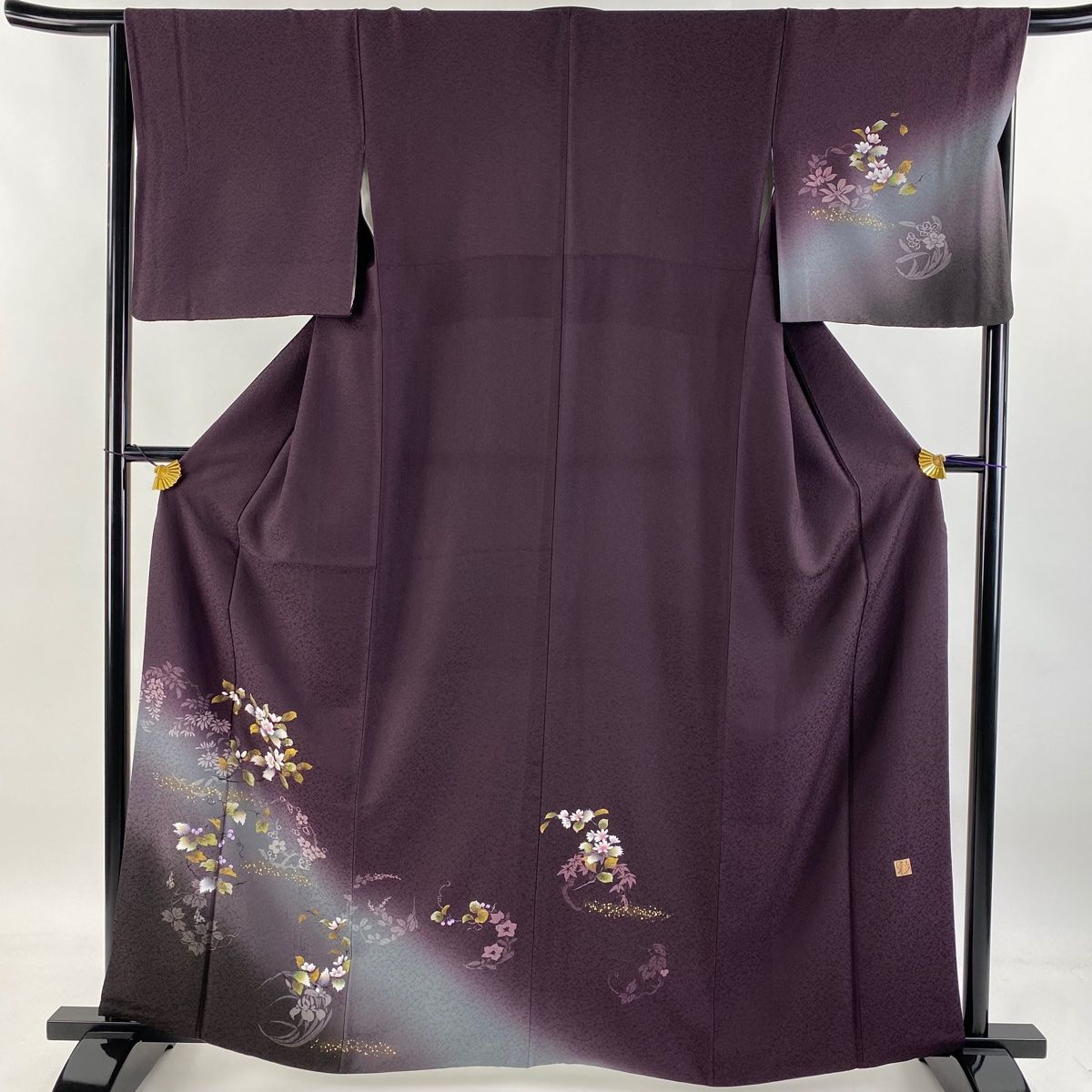付下げ 身丈162cm 裄丈66cm M 袷 やまと 落款 草花 花丸文 金銀彩 ぼかし 濃紫 正絹 秀品