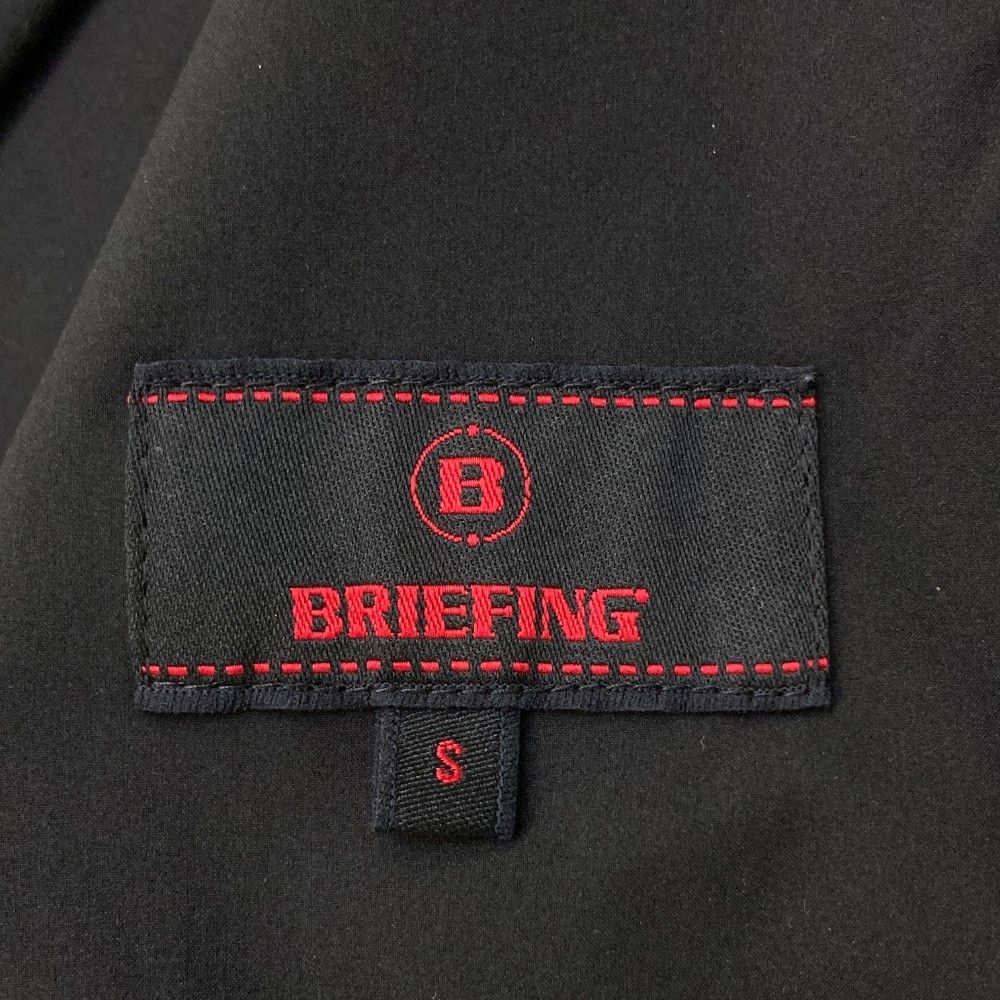サイズ：S BRIEFING GOLF ブリーフィング  フード付 ジップジャケット バックロゴ  ブラック系 [240101424752] ゴルフウェア メンズ ストスト サイズ：S BRIEFING GOLF ブリーフィング フード付 ジップ