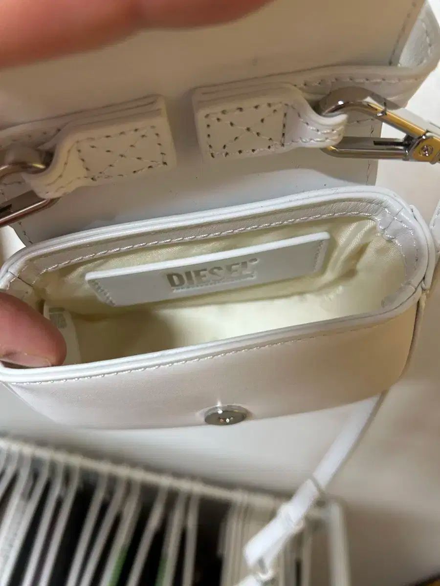売りに出されています