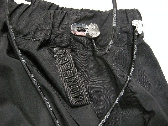 monclerサイズ40(M-L相当)□新品 本物□モンクレール ナイロンスカート