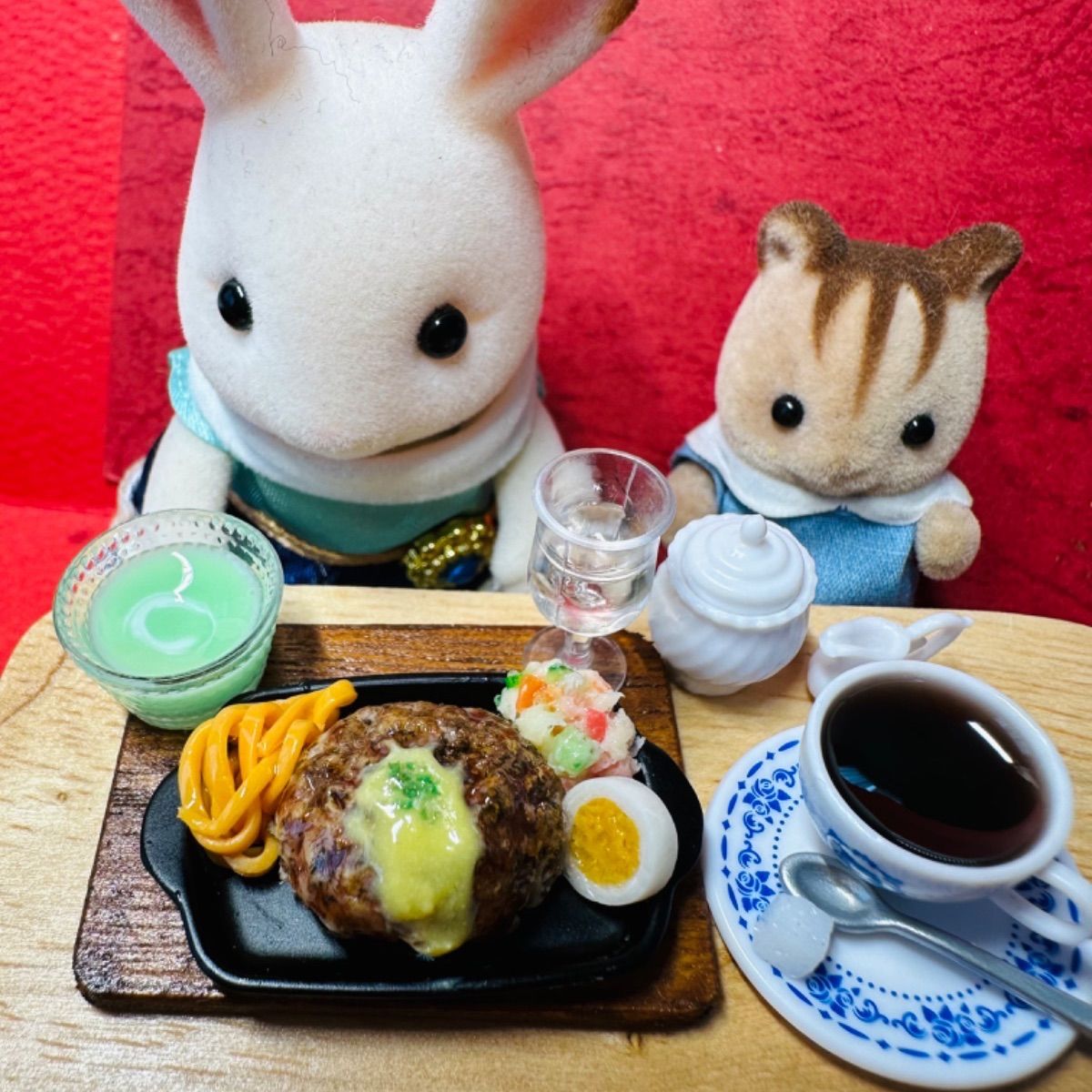 233 チーズハンバーグセットA　️ミニチュアフード　チーズハンバーグ　ドールハウス　リカちゃん　シルバニア　食品サンプル　フェイクフード　ミニチュア