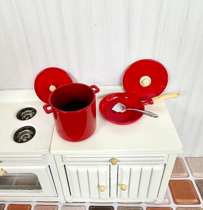 ドールハウスキッチン ミニチュアキッチンセット 赤色 - メルカリ