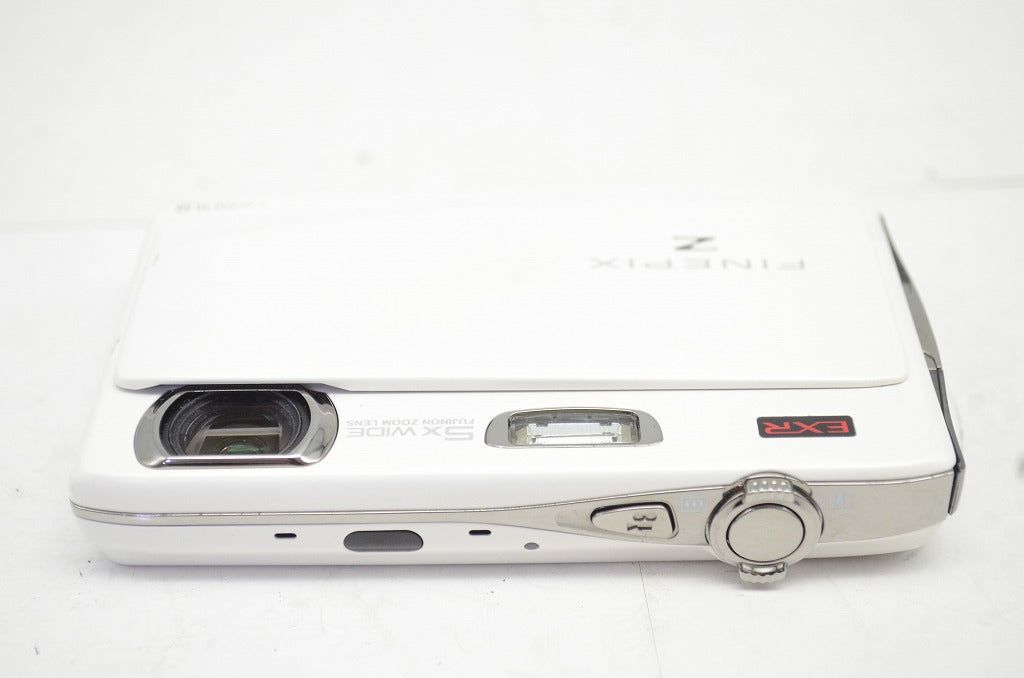 極美品　FUJIFILM FINEPIX Z900EXR ホワイト Amazon | FUJIFILM デジタルカメラ FinePix Z900 EXR ホワイト FX