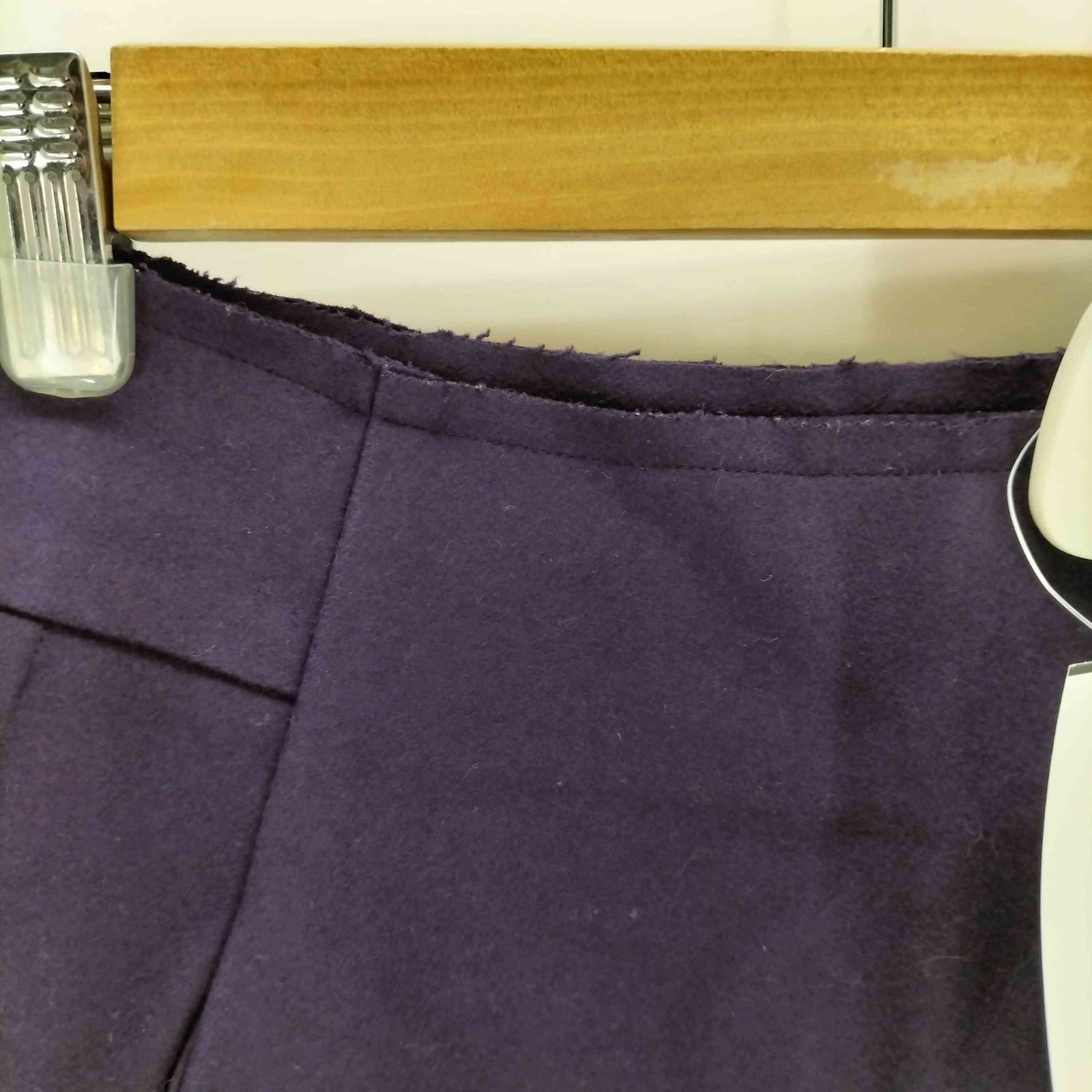 カシミヤ混タックスカート