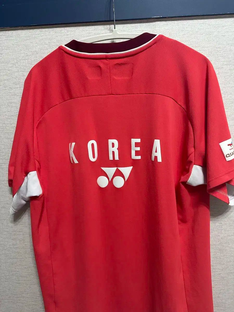 ヨネックス YONEX ナショナルチームTシャツ アジア サイズ xxxl Xl 着用者でさえ 右