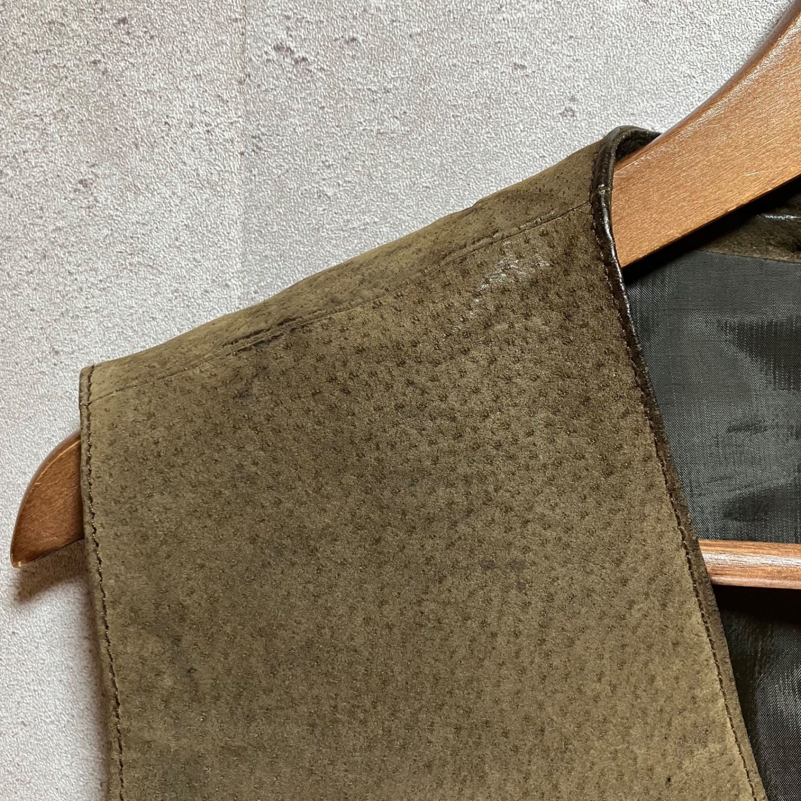 【新品未使用タグ付き 本革】TURKYBEAR ピッグレザーベスト カジュアル 豚革 サイズL 訳有り 1026m XLTURKY BEAR　レザーベスト　バイカーベスト　豚革 ピッグレザー