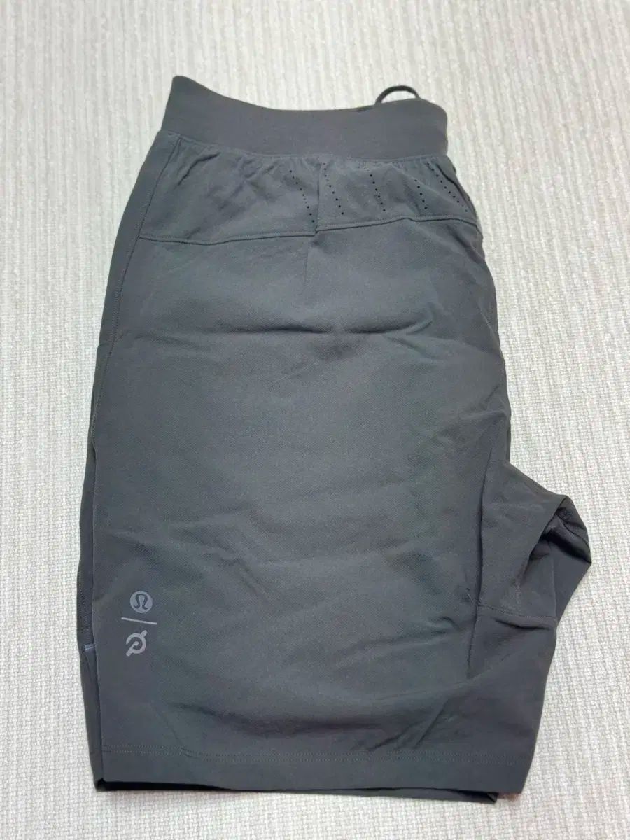 ルルレモン License To Train ショーツ 7インチ M