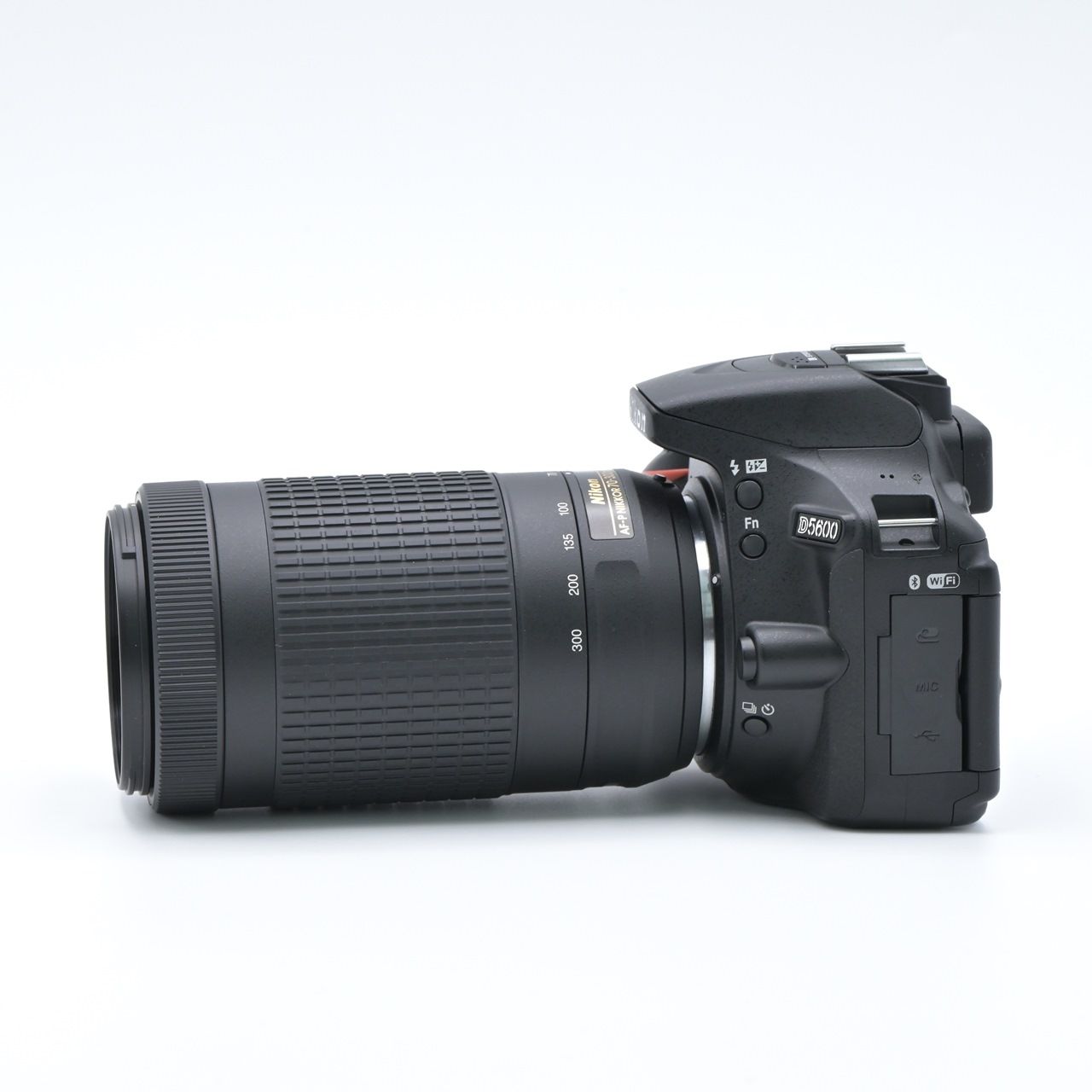 Nikon ニコン D5600 ダブルズームキット デジタル一眼レフカメラ Nikon ニコン D5600 ダブルズームキット デジタル一眼レフカメラ