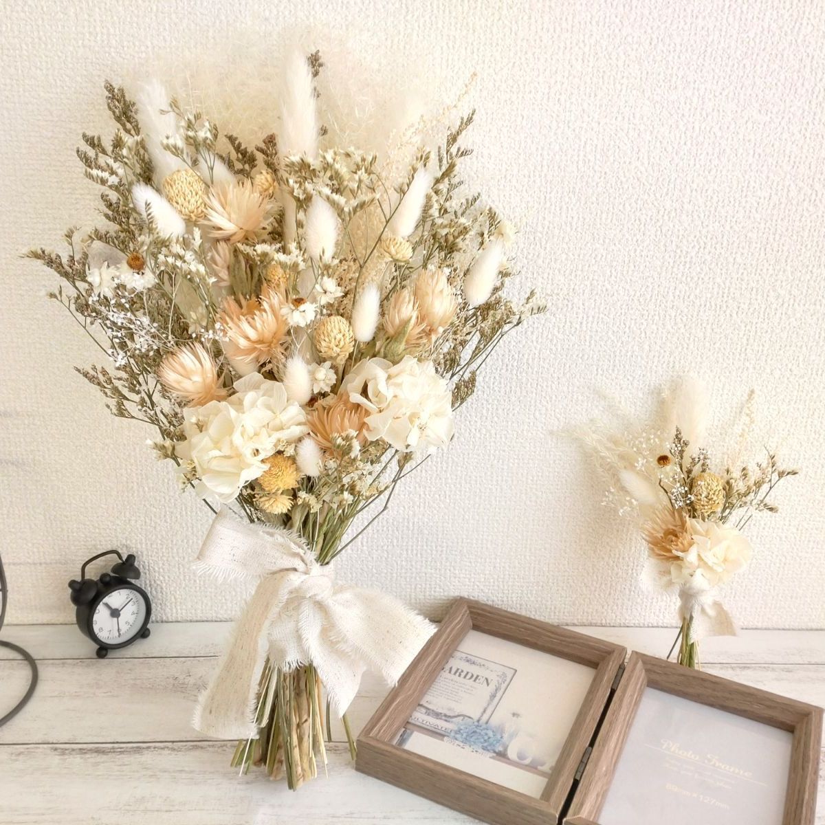 ナチュラル小花のクラッチブーケ☆ブートニア WH106 白グリーン