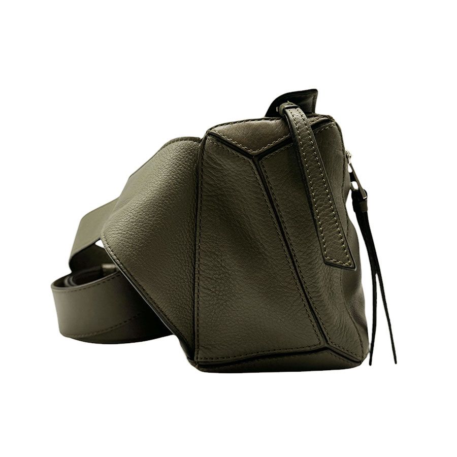 ◇◇LOEWE ロエベ BUMBAG PUFFY ボディバッグ ウエストポーチ ブラック