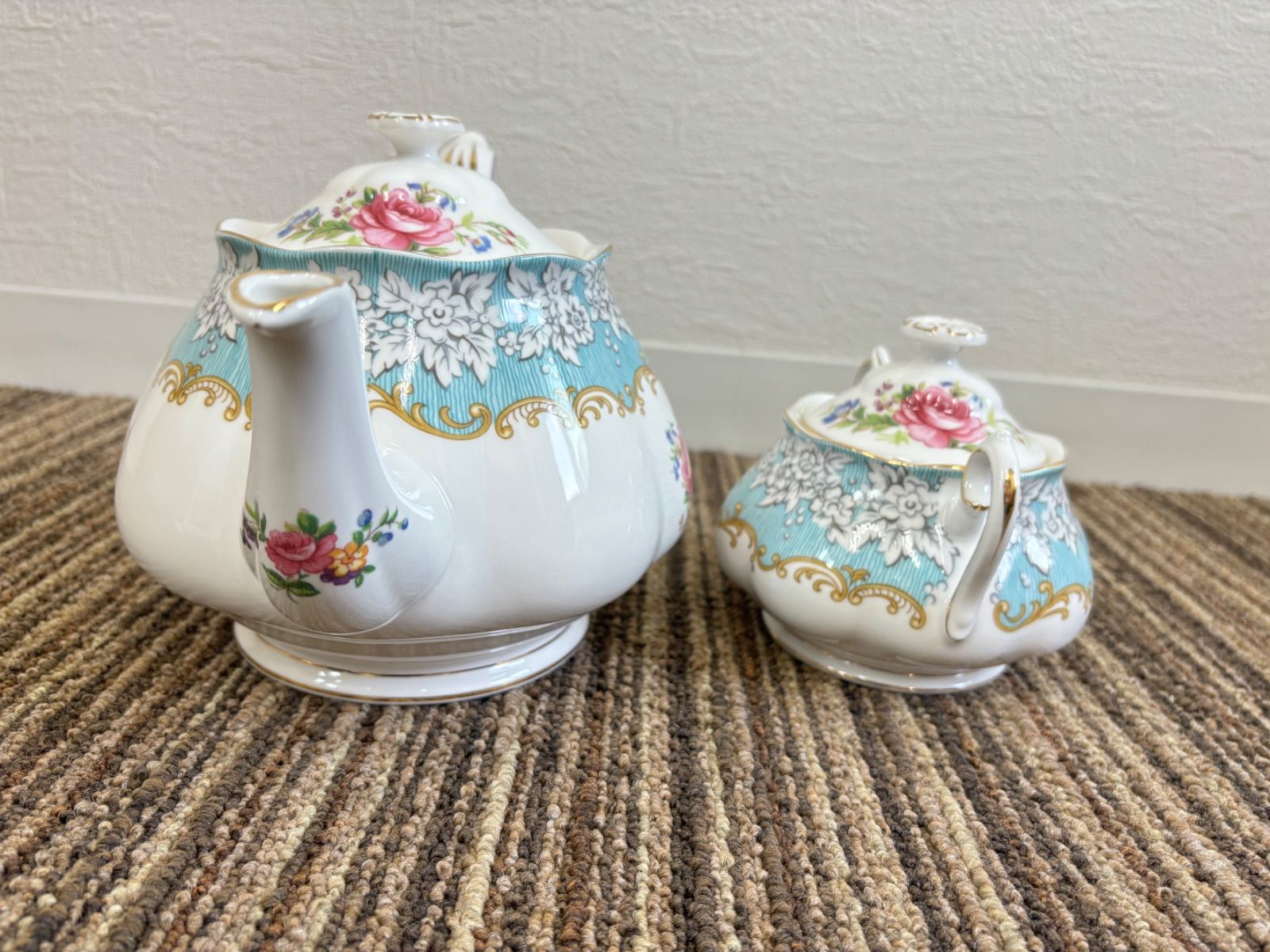 希少 ROYAL ALBERT ロイヤルアルバート エンチャントメント 