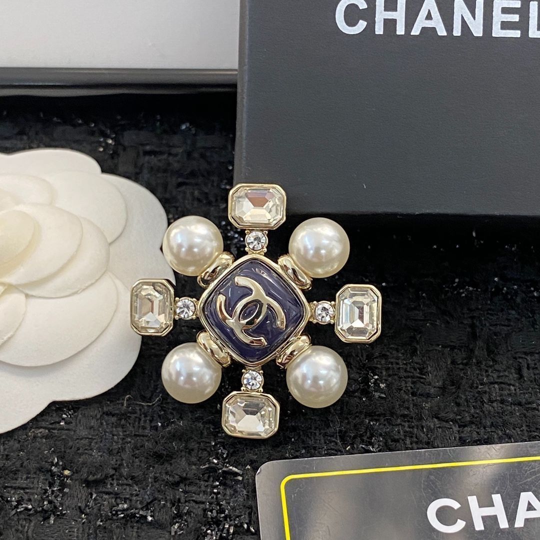 今日特価】CHANEL シャネル 22 年 高級ハンドメイド ブローチ