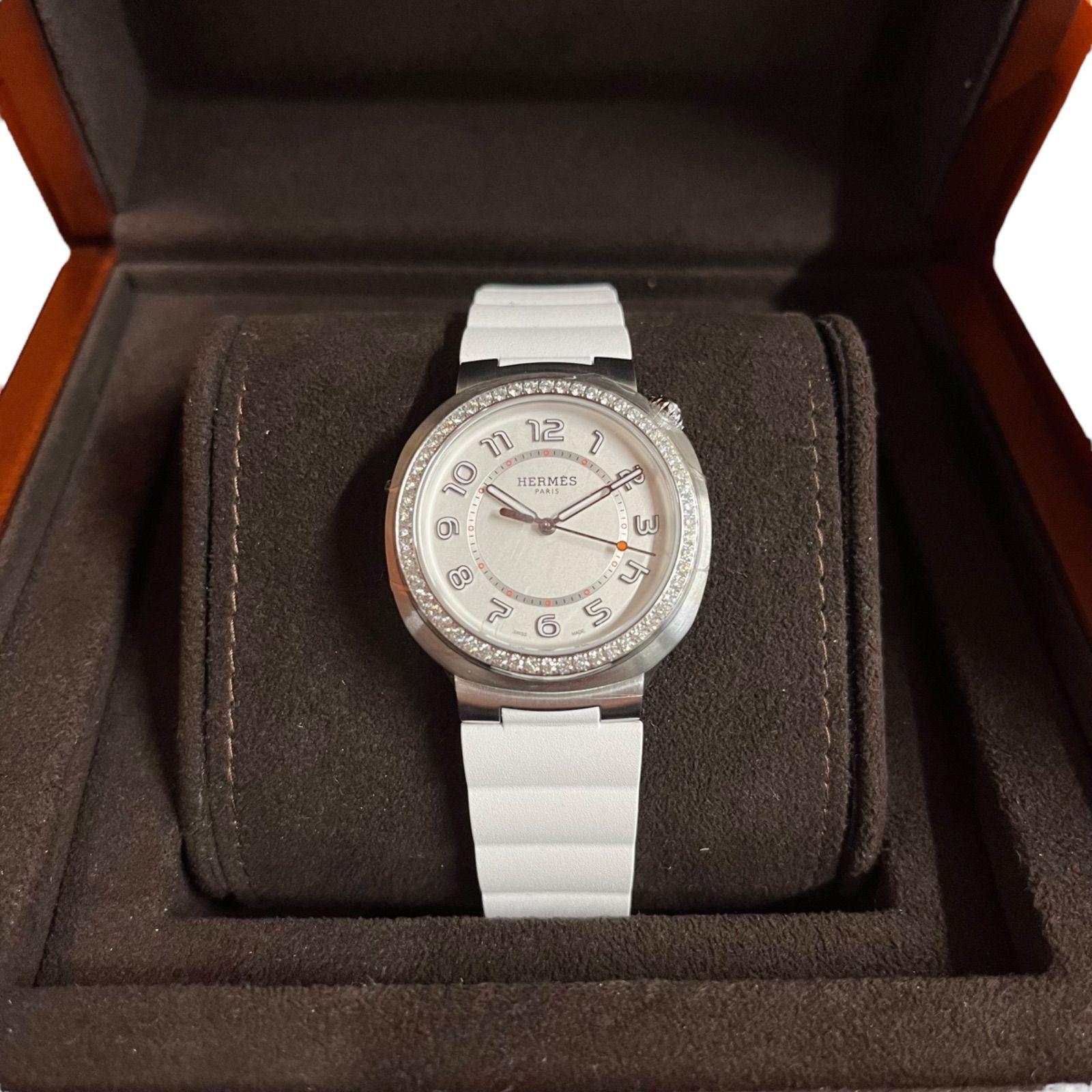エルメス カット GM 白文字盤 SS/ラバーベルト ○エルメスHERMES カット 白ラバーベルト 白文字盤 36mm GM