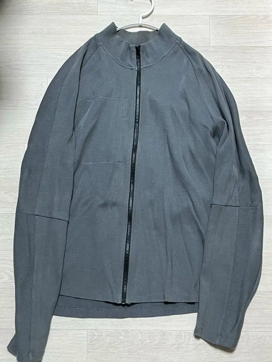 【雷市場（ポンジャン）商品韓国直送】 アピックス 破裂 ジップアップ