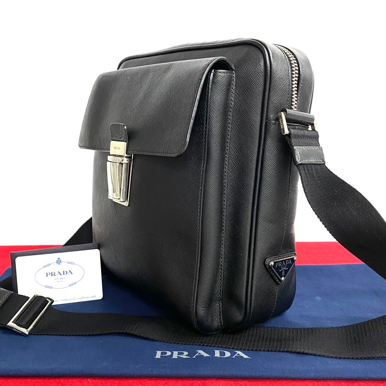 極 美品 PRADA プラダ 三角ロゴ 金具 サフィアーノ レザー 本革 ショルダーバッグ サコッシュ ポシェット ブラック メンズ 40515 -  メルカリ