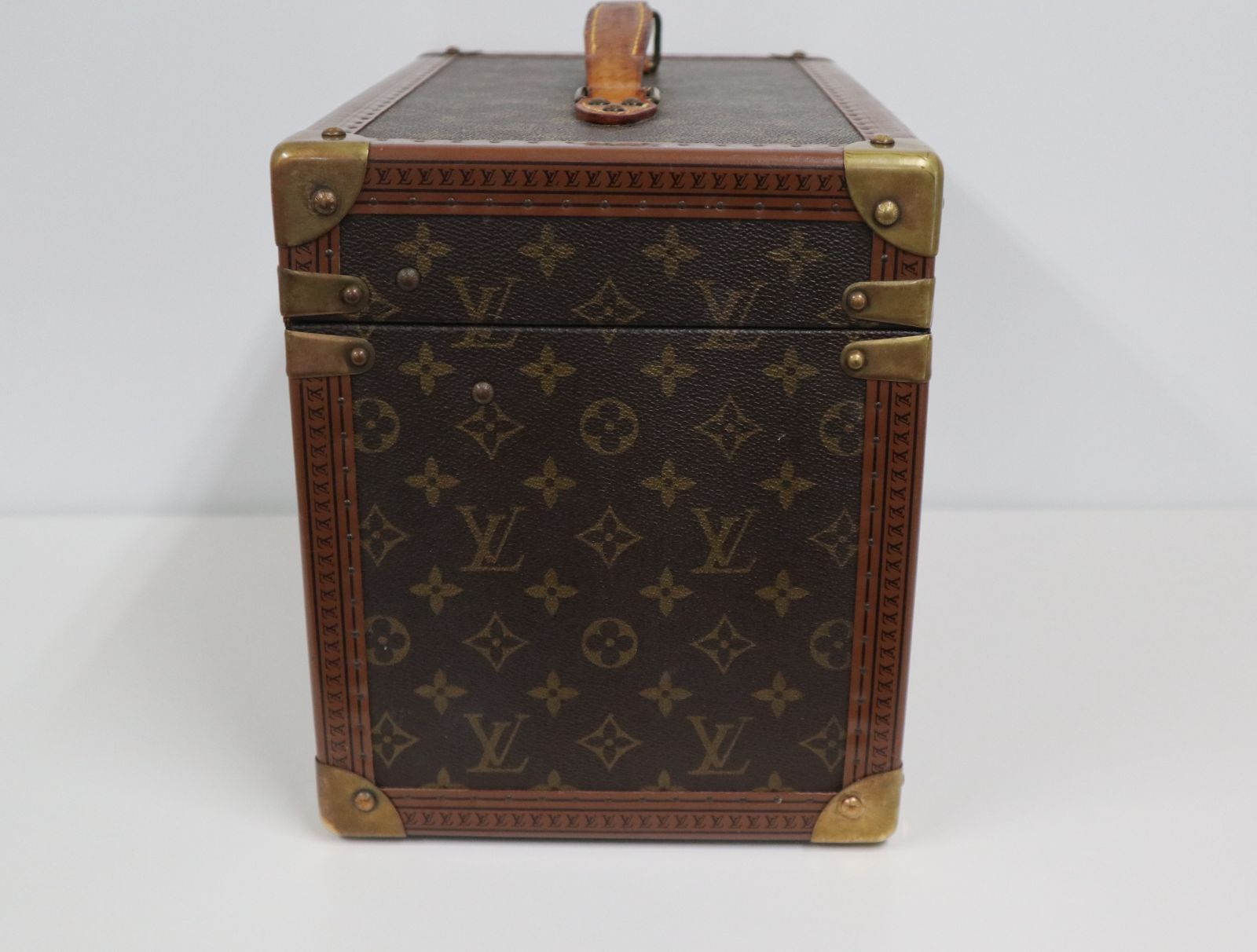 ルイヴィトン LOUIS VUITTON モノグラム ボワット ファルマシー