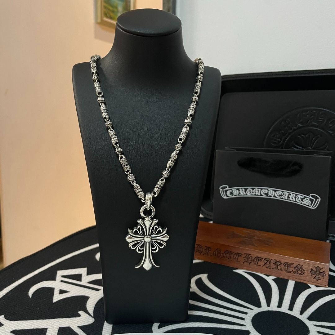 新品 Chrome Hearts(クロムハーツ) フローラルクロスペンダント シルバーネックレス