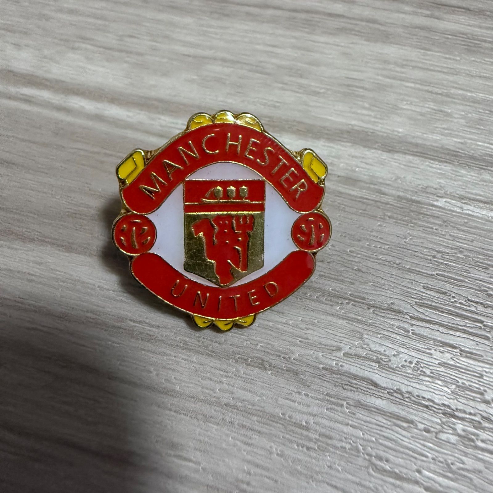 サッカー クラブチームピンバッジ - メルカリ