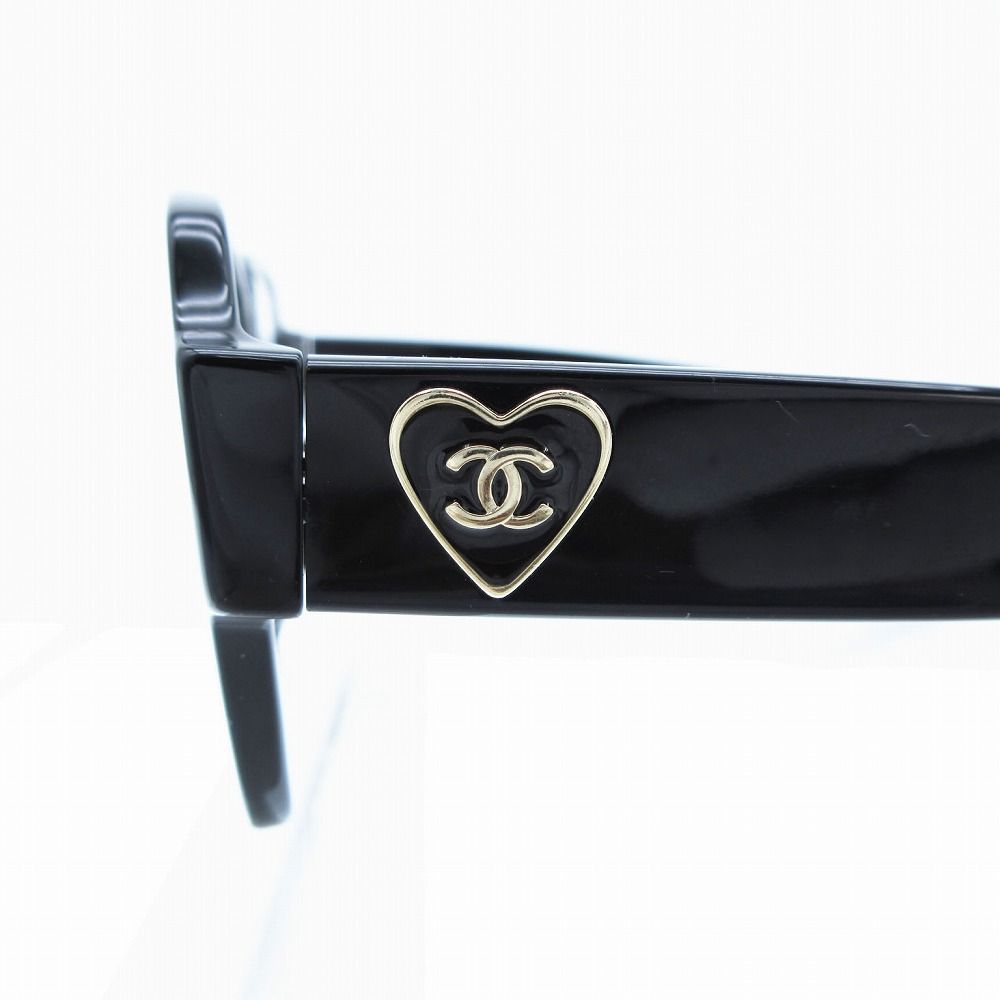【新品】 CHANEL サングラス ブラック ハートロゴ ハートモチーフが可愛い♪】CHANEL ハートCCロゴ サングラス