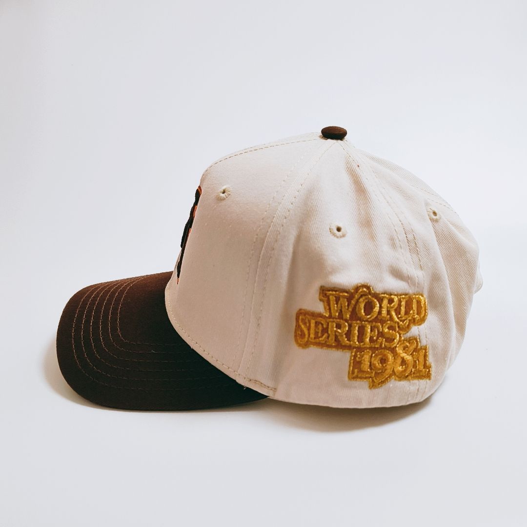 新品未使用・日本未発売】UNIFORM STUDIOS キャップ 反転LAロゴ