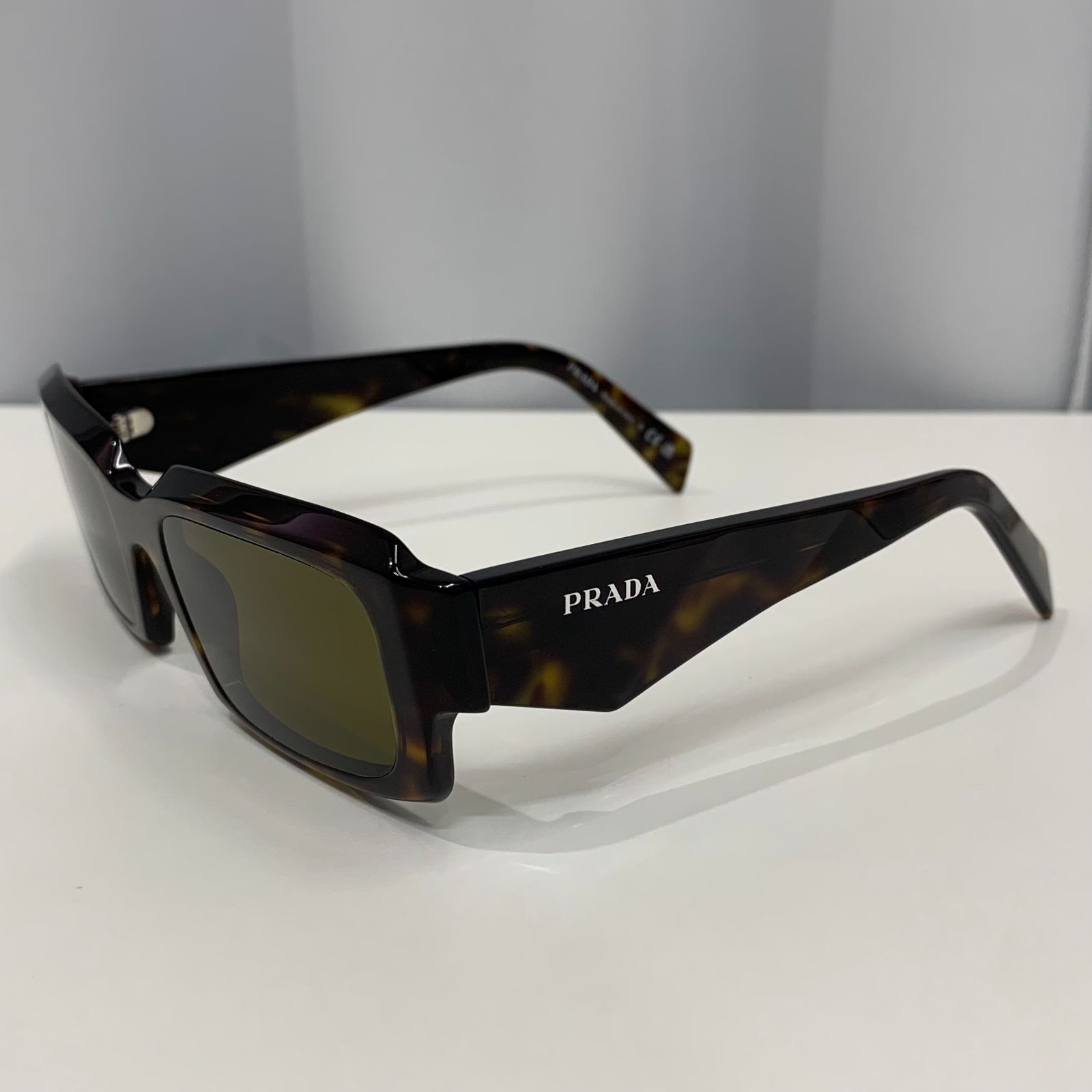 美品　PRADA プラダ　サングラス　べっ甲柄　ブラウン系　uv 楽天市場】【中古】 PRADA プラダ サングラス べっ甲柄