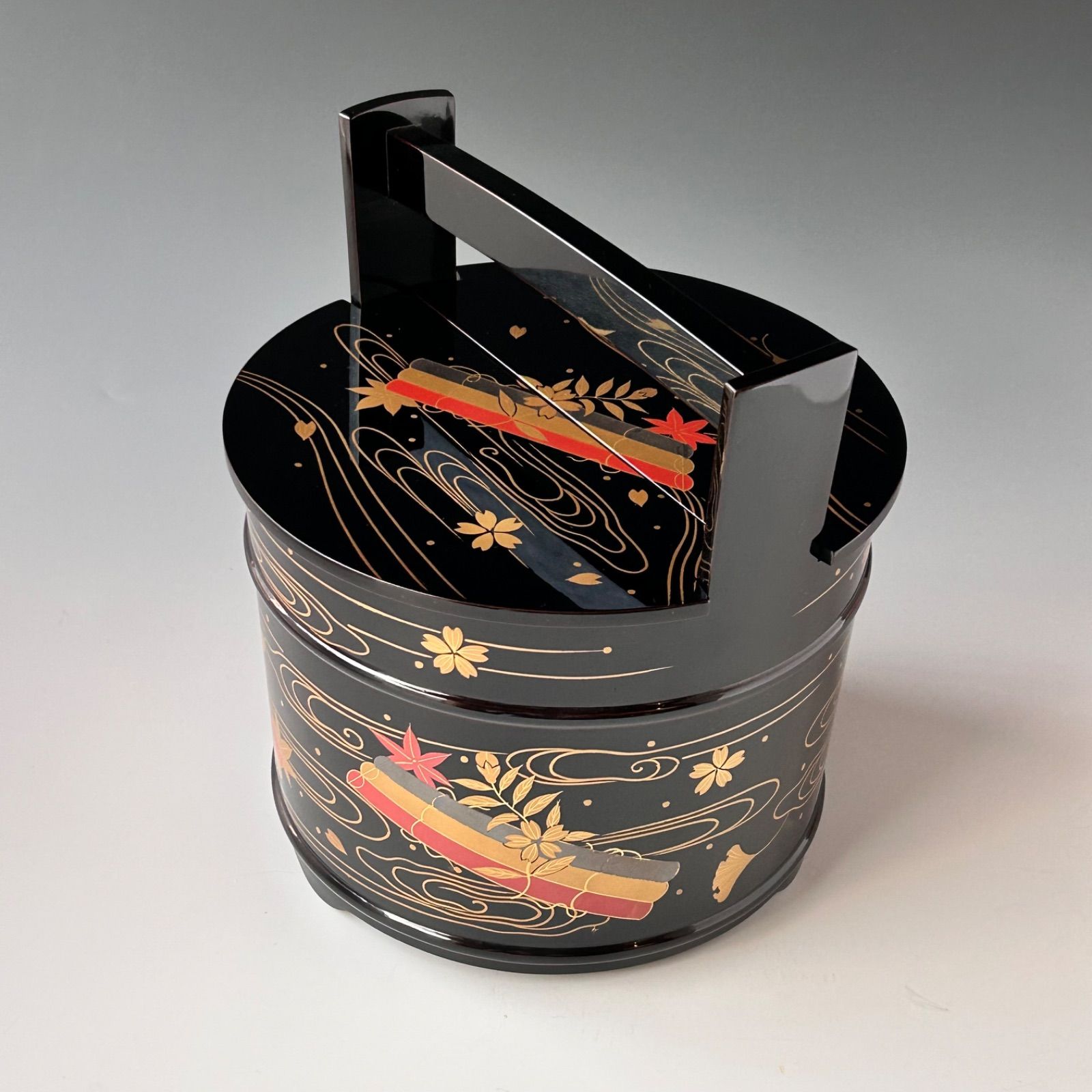 茶道具　花筏蒔絵　手桶　水指　雲斎　共箱　茶会　春秋　高台寺　稽古 茶道具 花筏蒔絵 手桶 水指 雲斎 共箱 茶会 春秋 高台寺 稽古