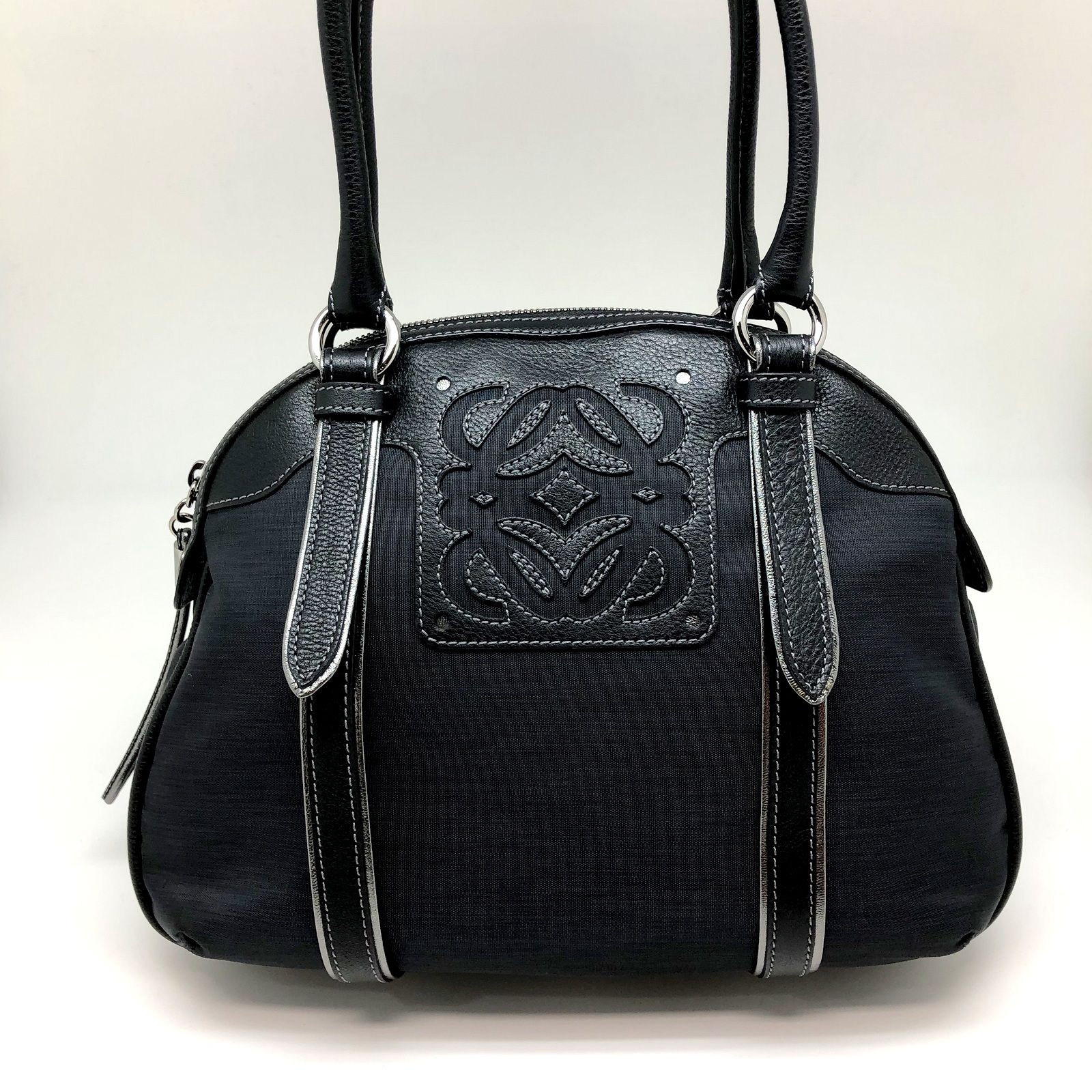 ロエベ ハンドバッグ ナイロン アナグラム レザー - メルカリ