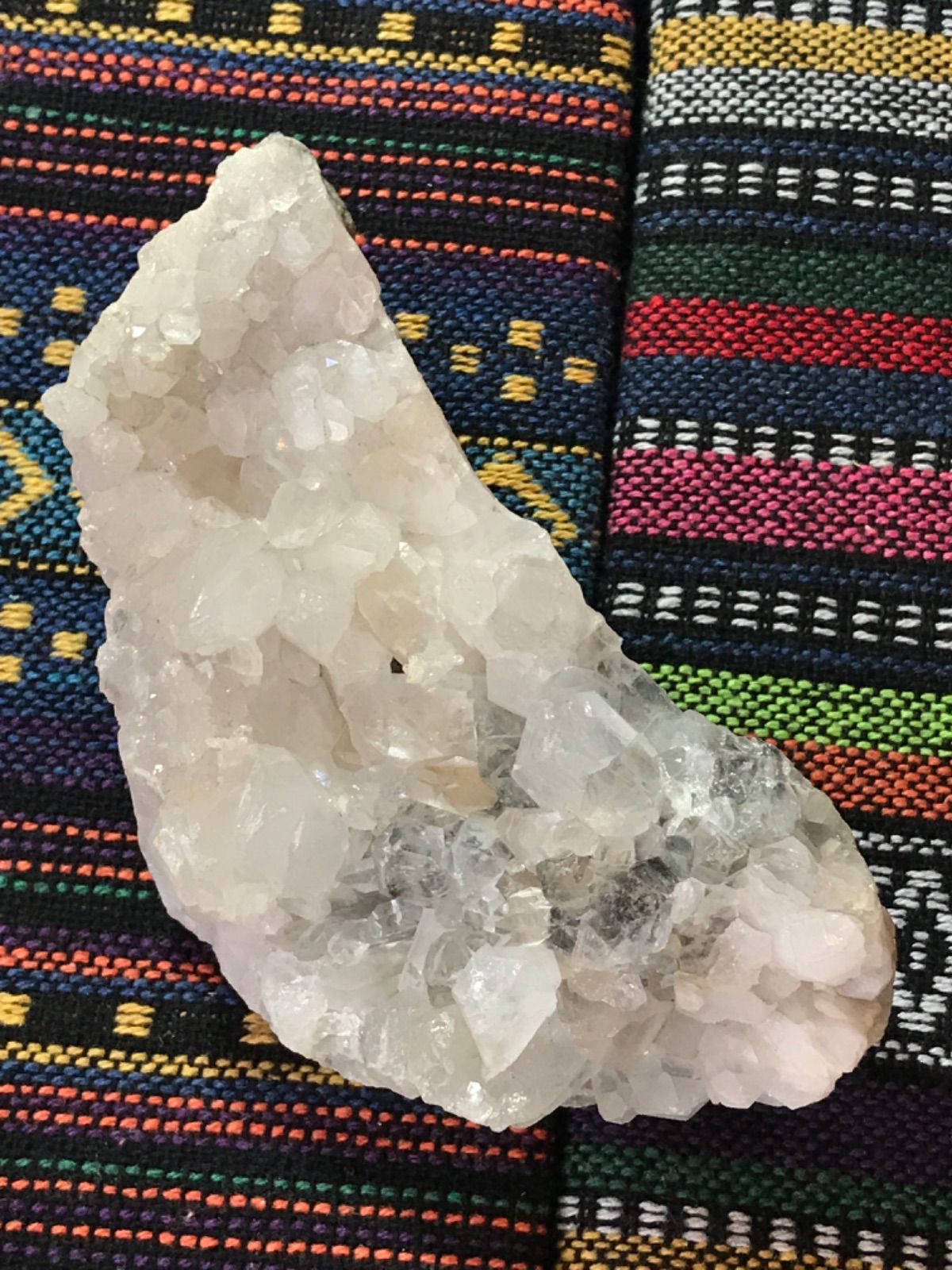 マダガスカル産【母岩付き水晶】クリスタルクラスター【原石/群晶】[3