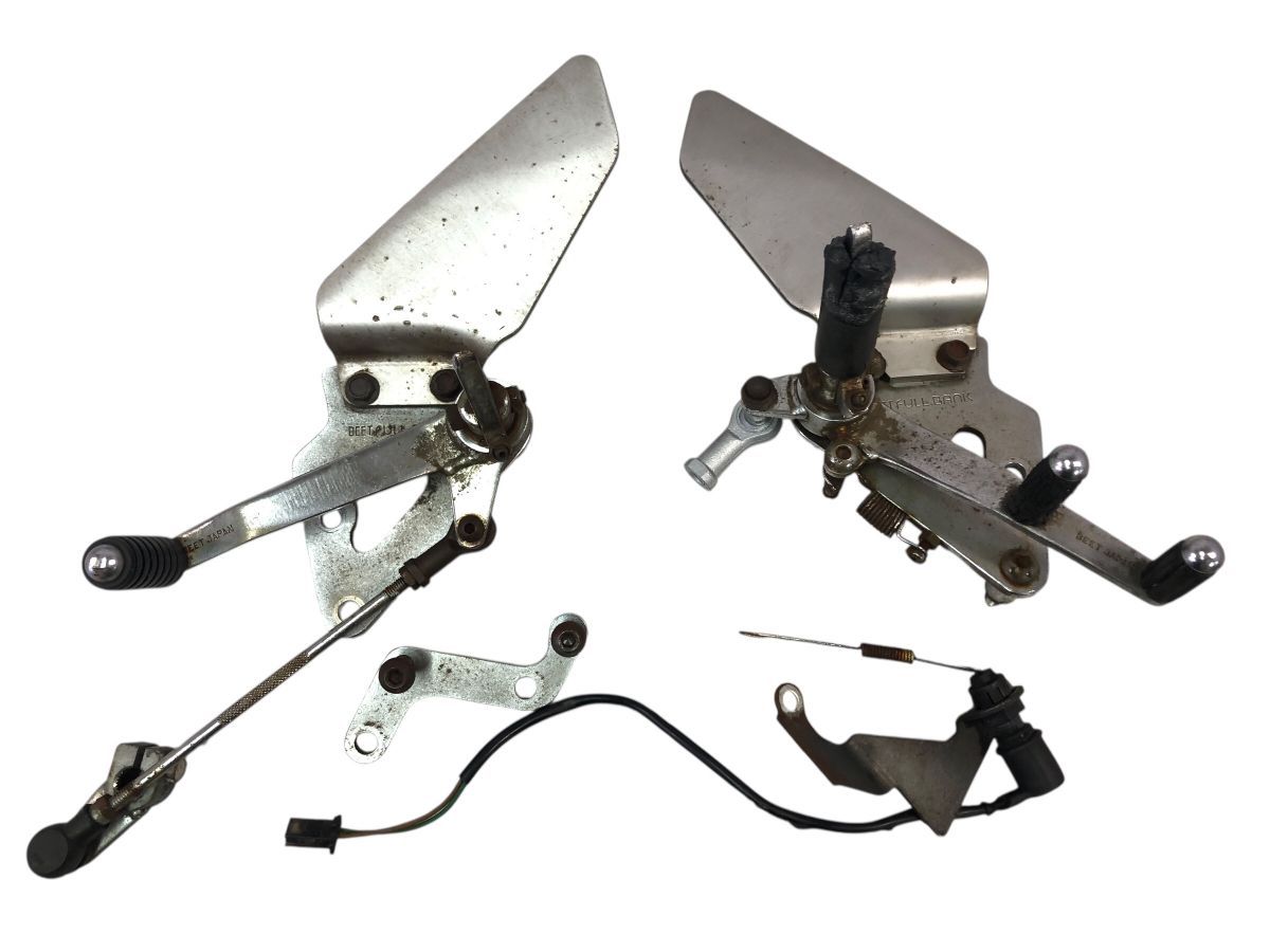 YAMAHA FZR250R 3LN 90-94 BEET ビート バックステップ 左右 絶版 曲り無し 交換 カスタムにも 2782-M6845