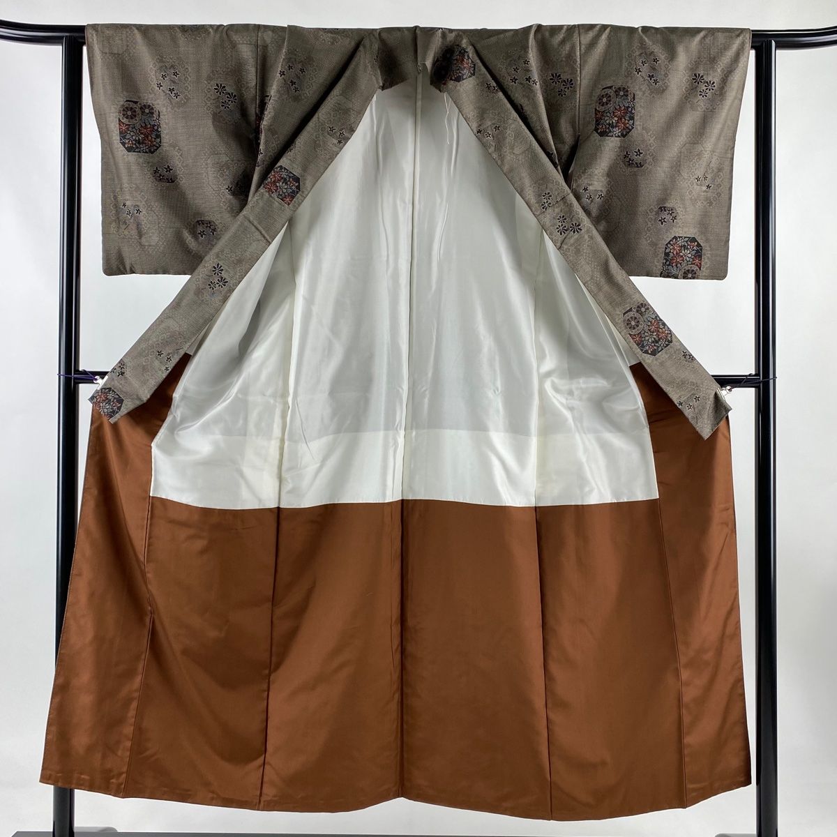 紬 身丈151.5cm 裄丈62.5cm S 袷 花車 焦茶色 正絹 秀品 【中古  