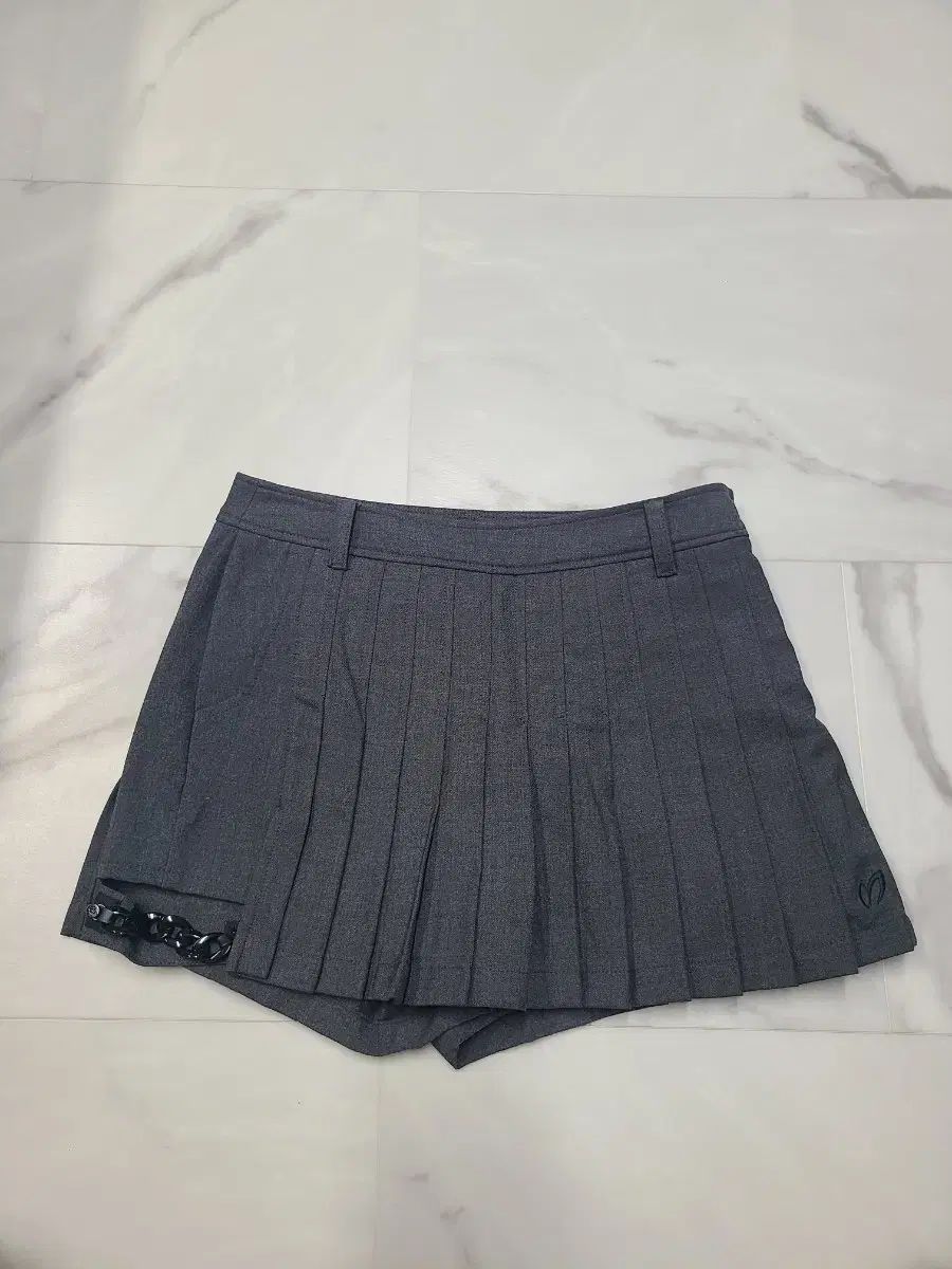 あき出品　3枚 マスターバニーエディション ゴルフスカート 【公式通販】