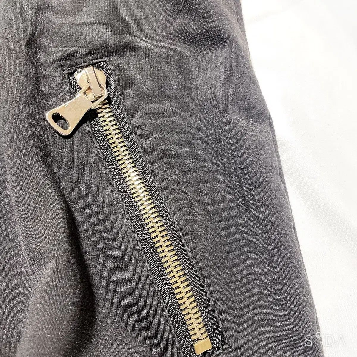 BALMAIN バルマン