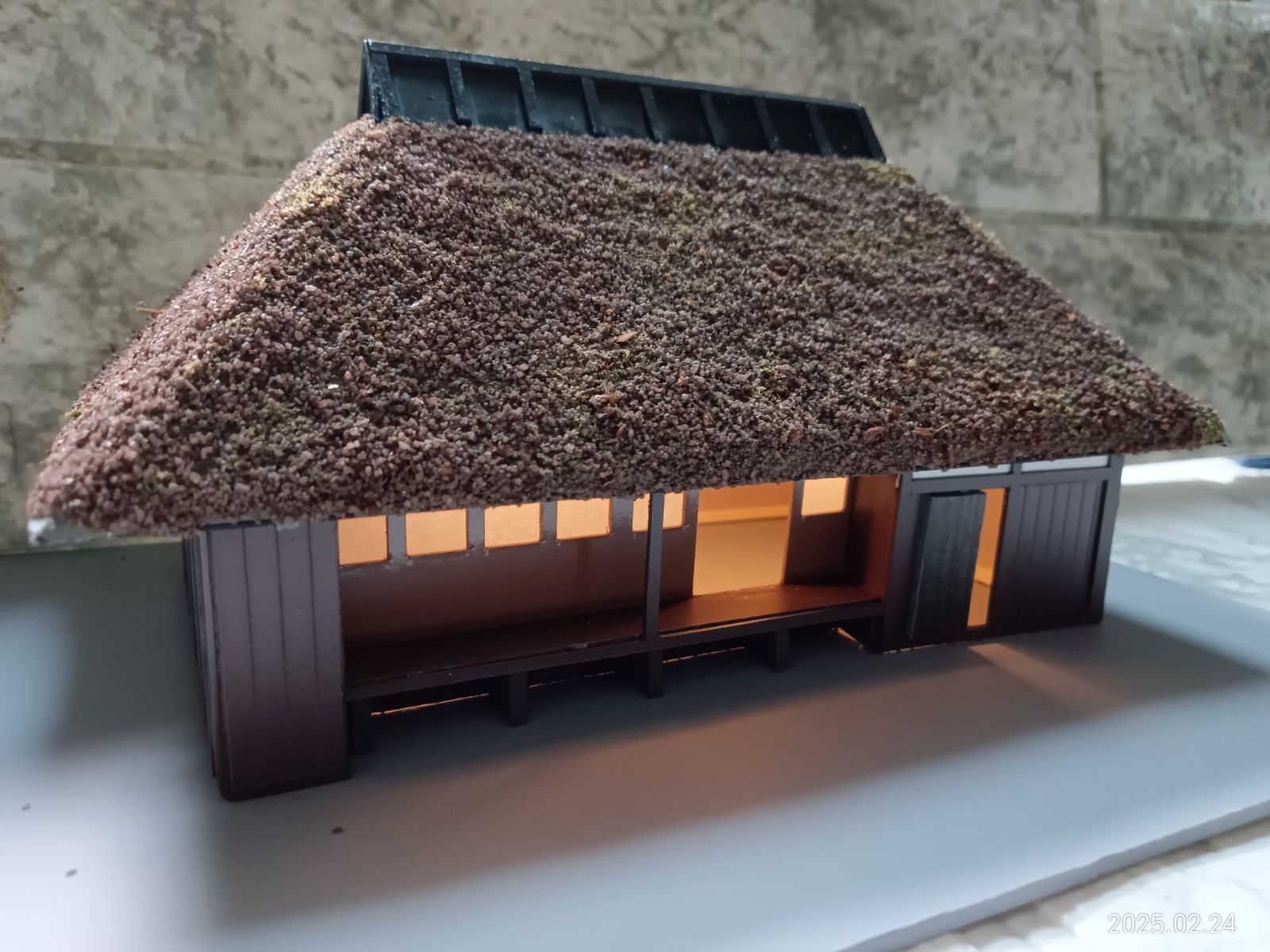 茅葺き模型 Amazon | ウッディジョー ミニ建築シリーズ No.5 かやぶきの家