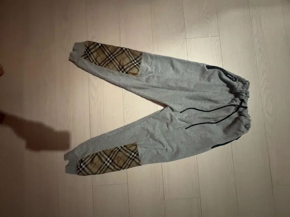 バーバリー ジュニア トレーニング パンツ 14Y 164cm