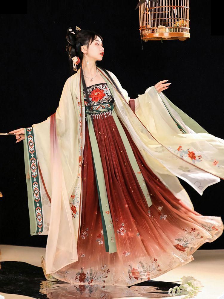 HF-108美しい花刺繍 宮廷風漢服 豪華ドレス コスプレ イベント撮影用