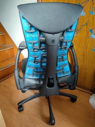 エンボディゲーミングチェア