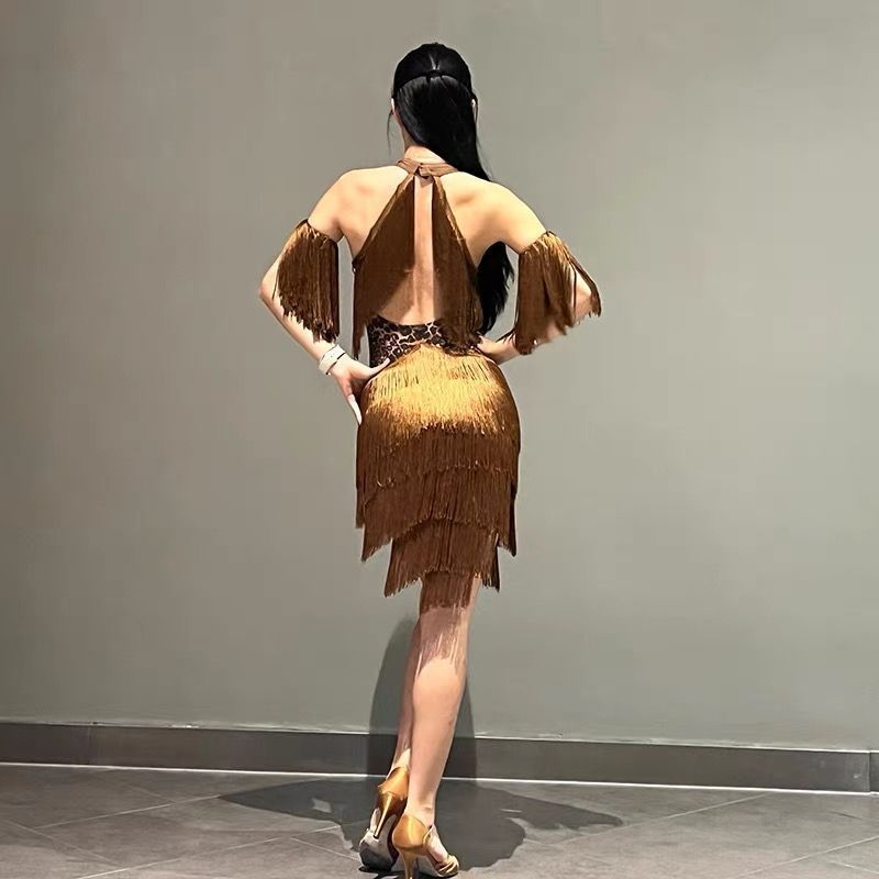 ♥ イズ ベリーダンス衣装 Vネック ホルターネックのマルチレイヤーフリンジオープンバックドレス - ダンス練習 競技会 芸術 WHITEMONARCHHOTEL_COM