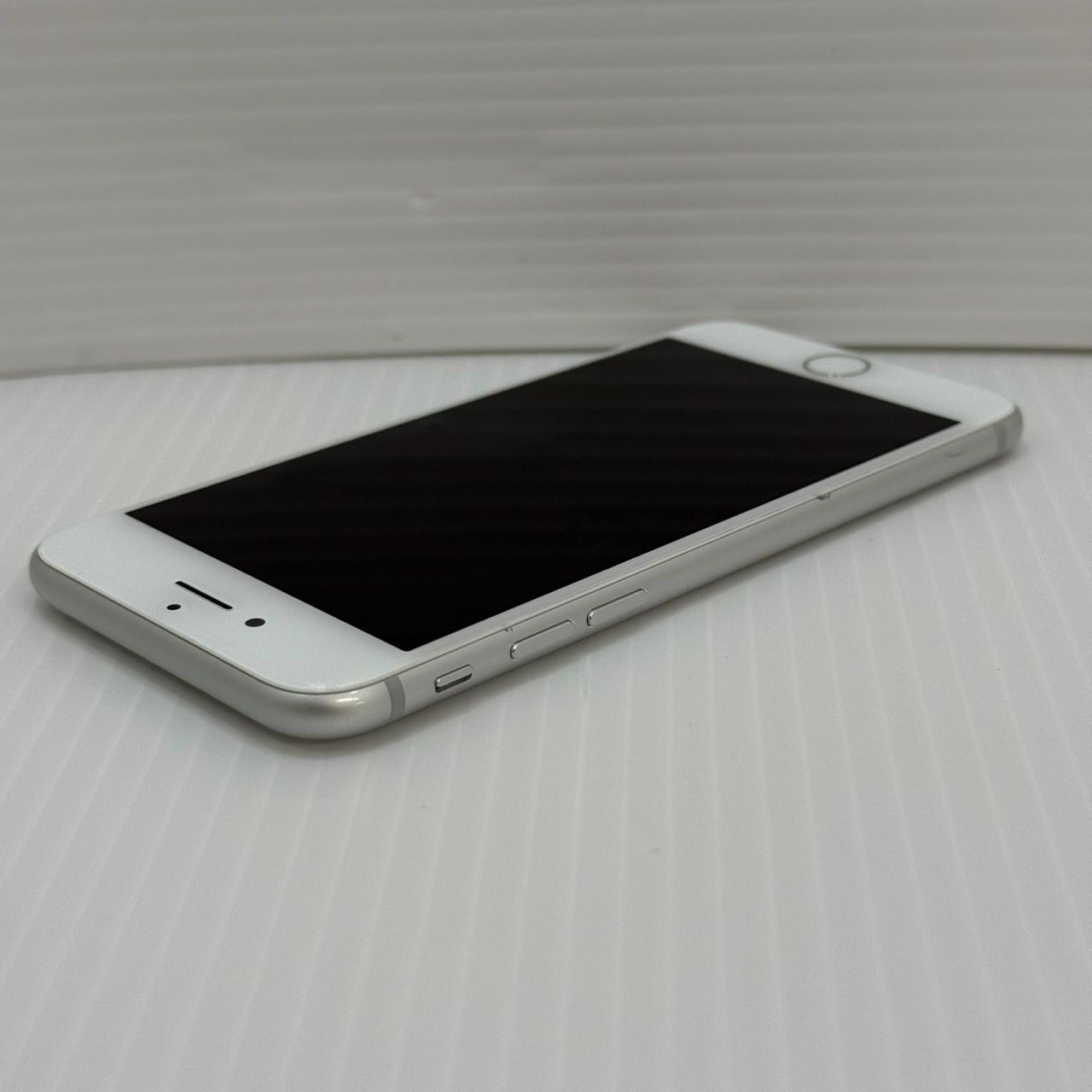 iPhone 8 本体　SIMロック有 ☆SIMロック解除済☆iPhone8 シルバー64GB（MQ792J/A）☆※0331