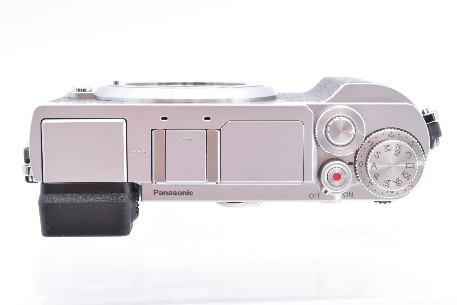 シャッター数623回。美品パナソニック LUMIX DC-GX7MK3 シルバー シャッター数623回。美品パナソニック LUMIX DC-GX7MK3 シルバー